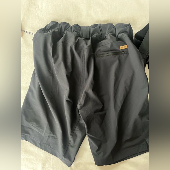 Trek Evoke Mountain Bike Shorts - Picture 4 of 7